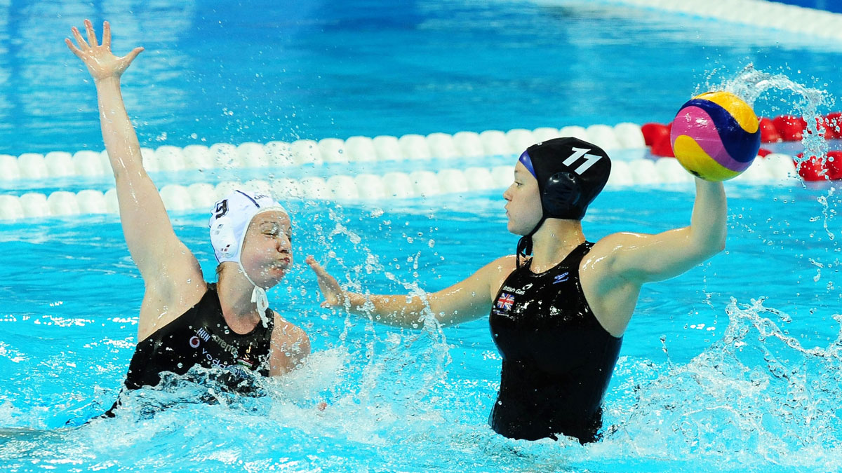 The benefits of left handed water polo players The benefits of left handed water polo players