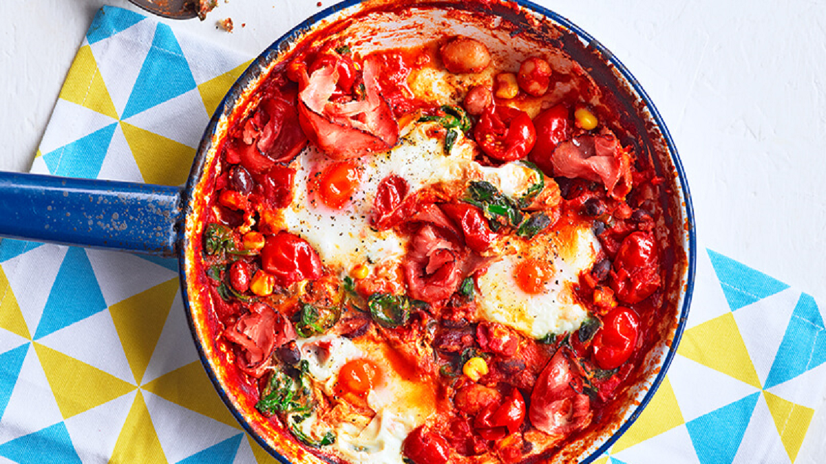 Recipe: Saucy bean baked eggs Recipe: Saucy bean baked eggs